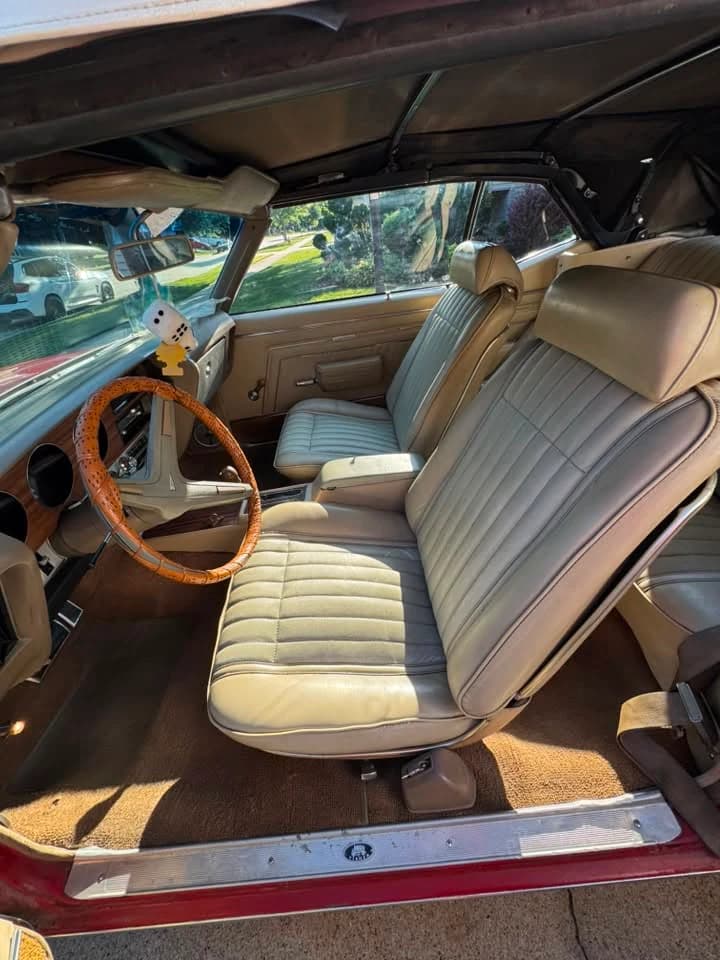 The same 1970 Pontiac LeMans front cabin after detailing